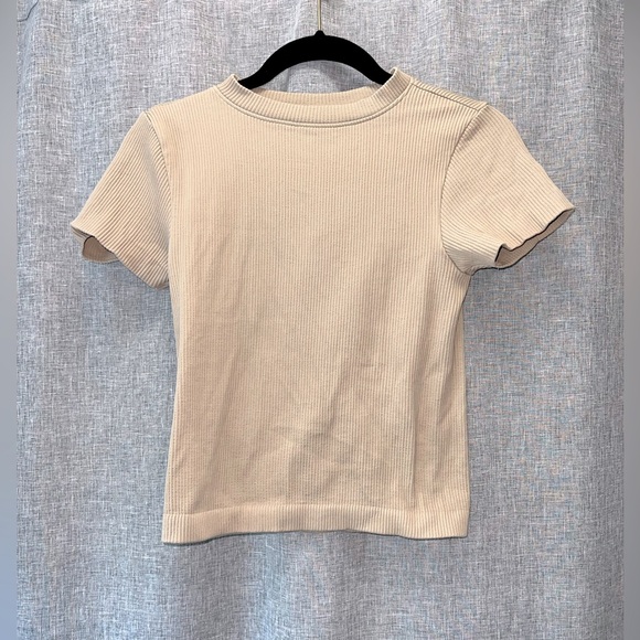 Old Navy Tops - Women's Old Navy Cropped Tee Large NWT